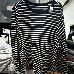 WOMENS OLD NAVY EVERYWEAR LONG SLEEVE T SHIRT, 4X NWT